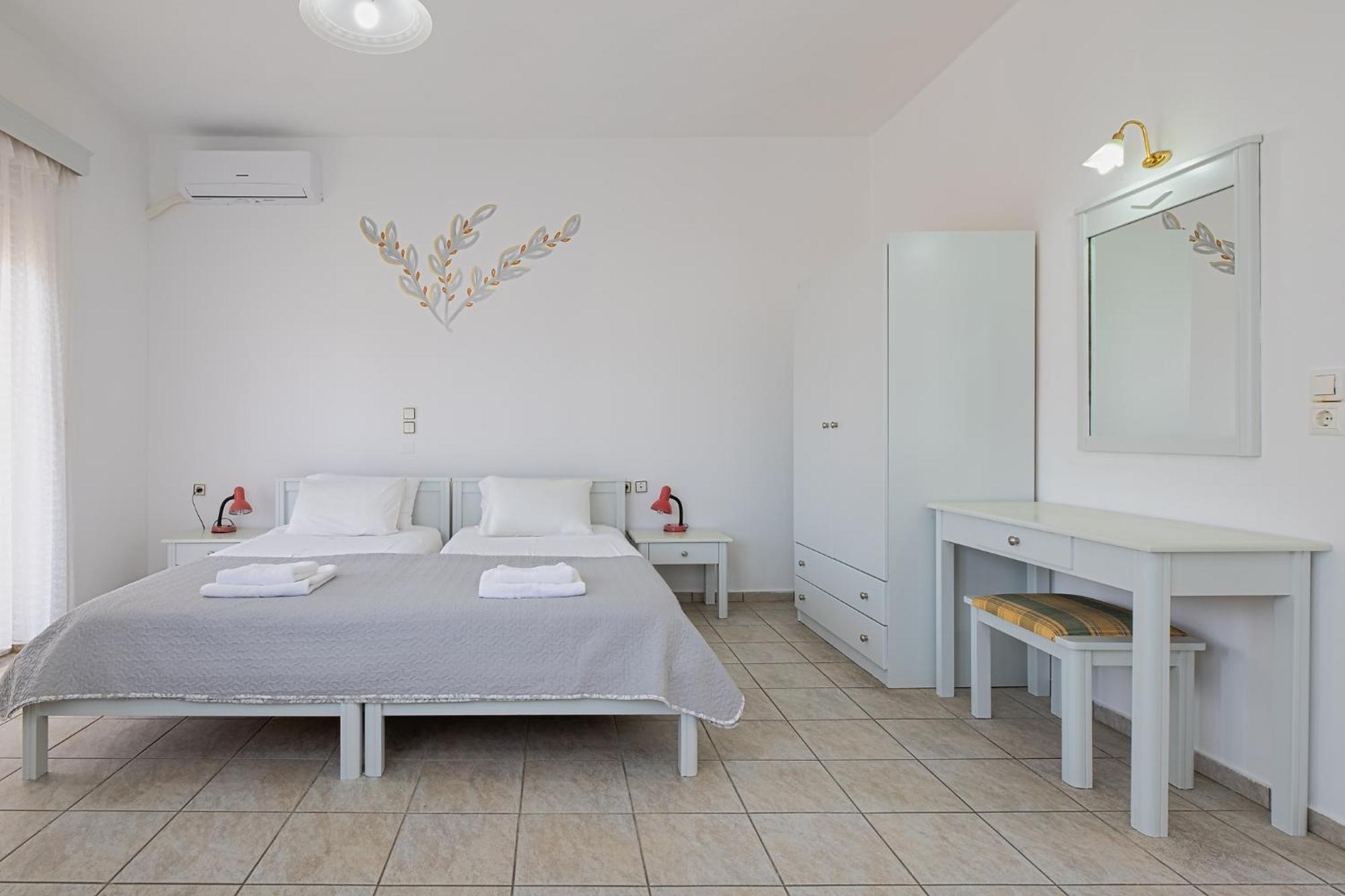 Marias Studios And Apartments Платаньяс Номер фото